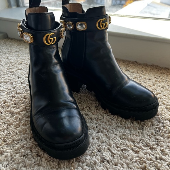 Gucci Chunky Leather Boot with Removable Gem/ GG belt 😍 both dust bags included! - Picture 13 of 14